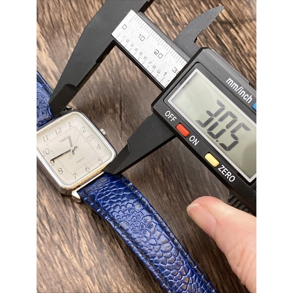 Vintage Timex Date Men’s Watch With Blue Leather Band Working - Picture 8 of 9